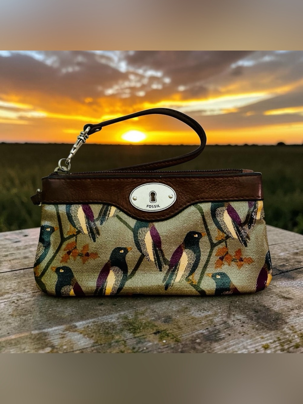 Fossil Key-Per Vintage Large Carryall Wristlet Wallet
